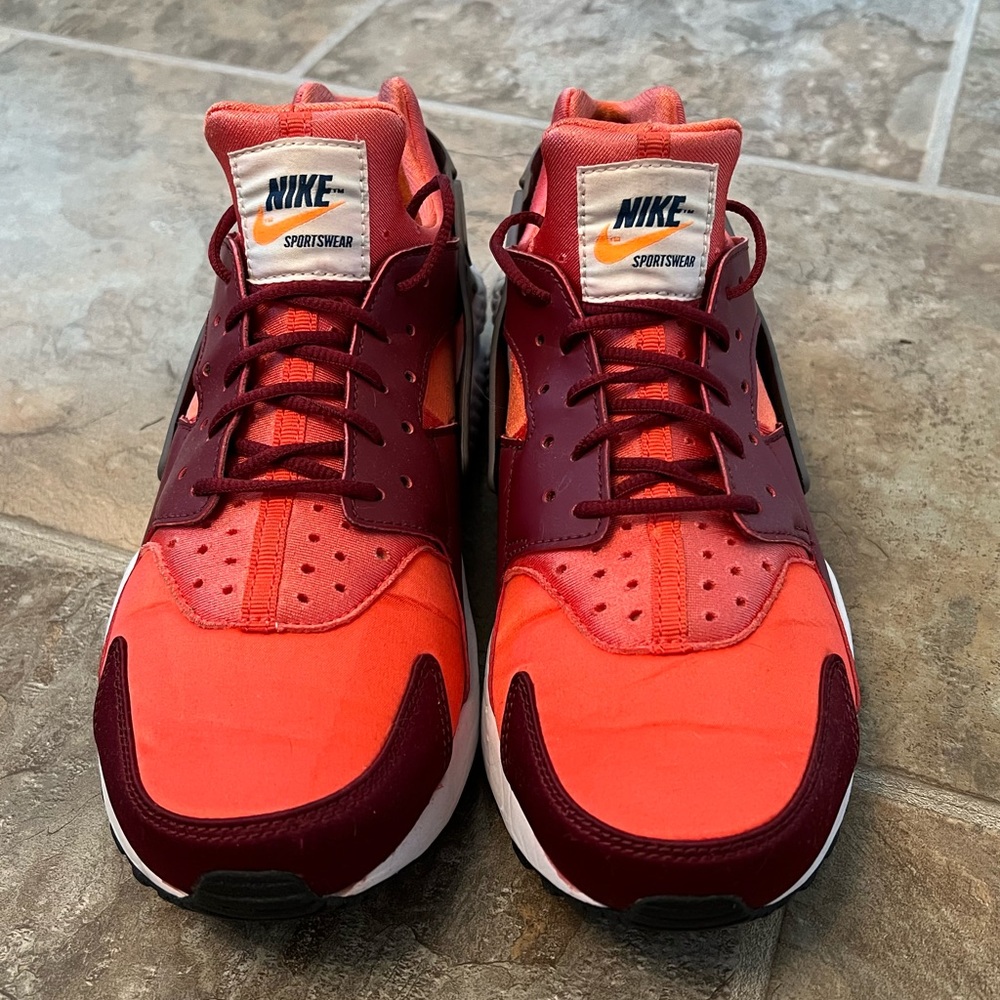 Nike Men’s Huarache, Red Coral size 8